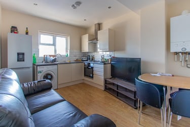 2 bed house, Northcote Street, Plasnewydd, Cardiff, CF243BH - Image 1